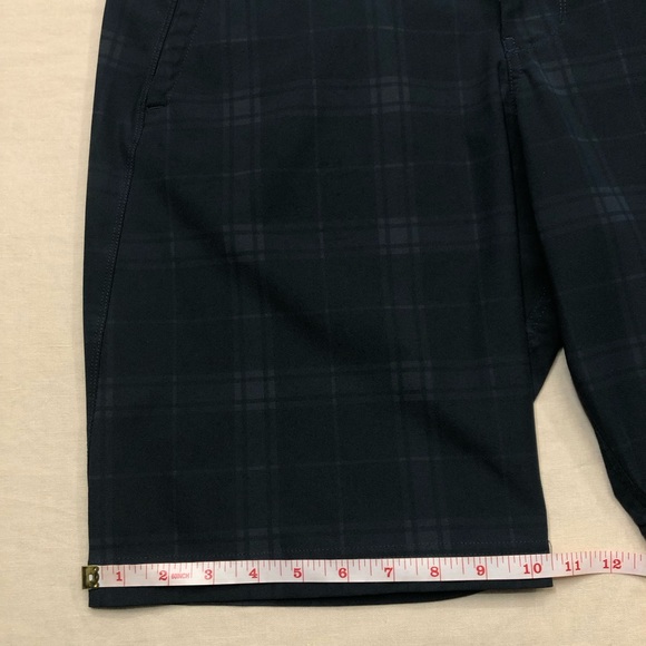 Lululemon Mens Flat Front Shorts Blue Plaid Size 34 Waist Perfect Condition - Picture 8 of 8